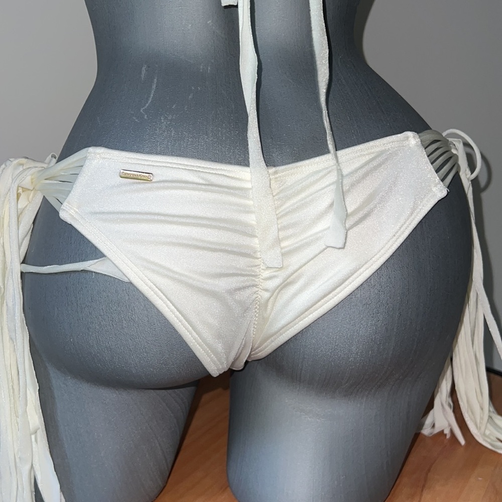 Victoria’s Secret woman’s/girls white one piece swimsuit size Small - Picture 8 of 9